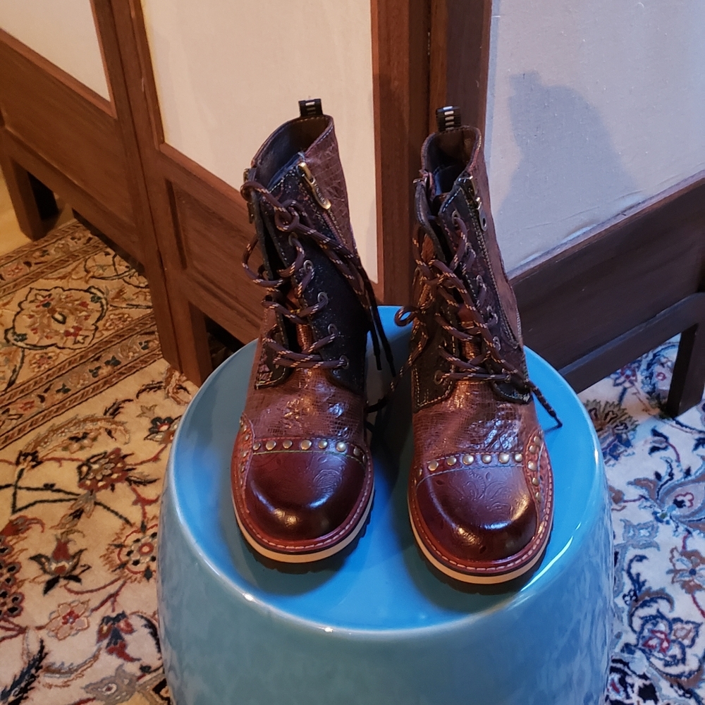 L'ARTISTE Ankle Boot